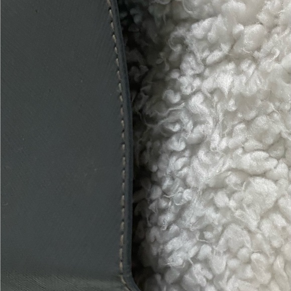 Givenchy Gray keycase with six key holders, excellent condition - Picture 10 of 10